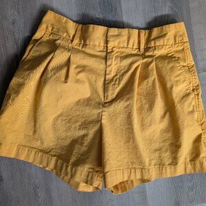 Gap Women’s High-Waisted Yellow Pleated Cotton Shorts Size 8